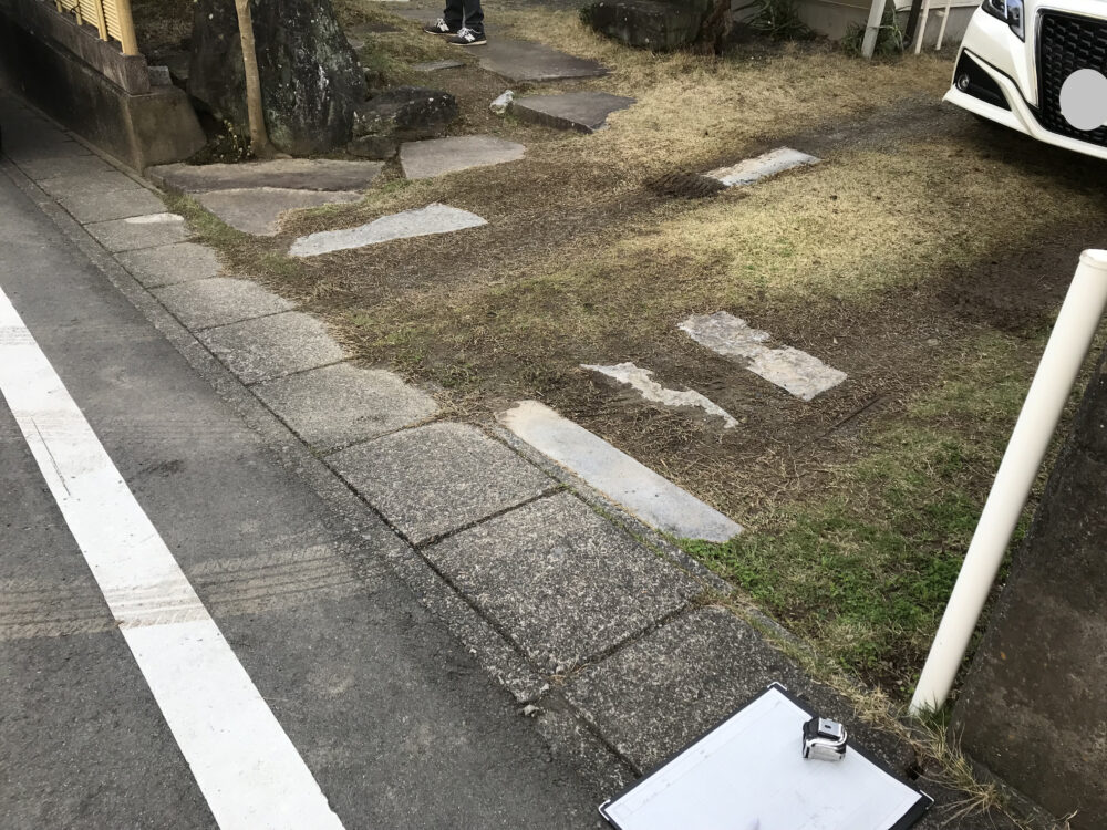 掛川市Ｗ様邸　外構工事/雨降り後のお掃除が簡単に！ 施工前 メイン